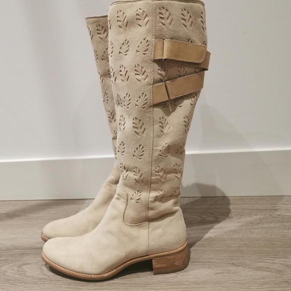 Timberland suede knee high boots. Like new - Picture 8 of 16